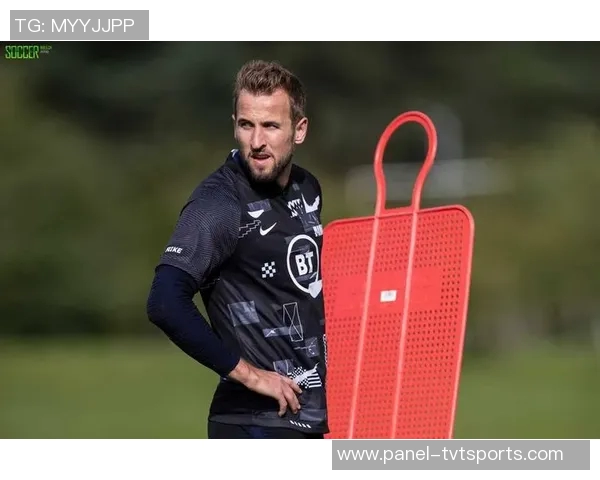 耐克足球球衣的魅力与科技结合，助力球员在赛场上展现最佳表现